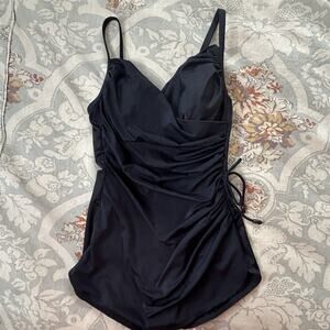 Land's End SlenderSuit One Piece Swimsuit 10L Black Skirted Ruched Tummy Control